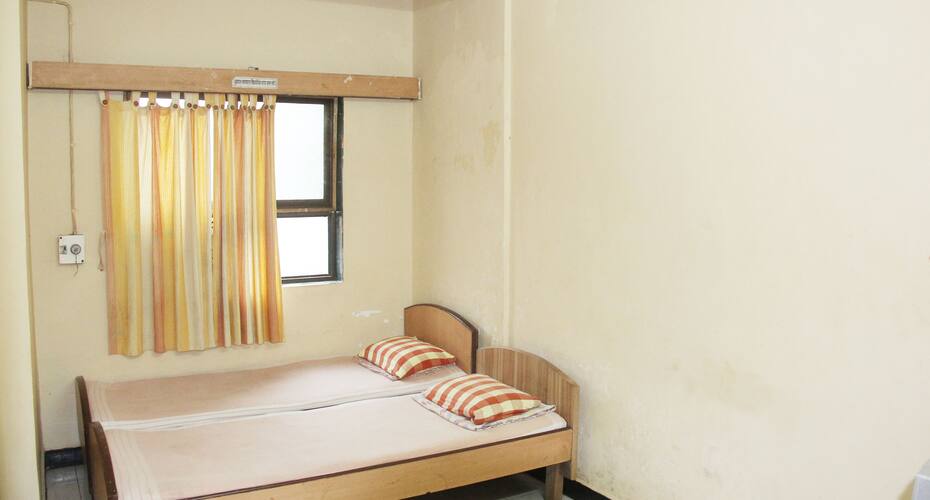 Yogiraj Lodge, Chiplun 3